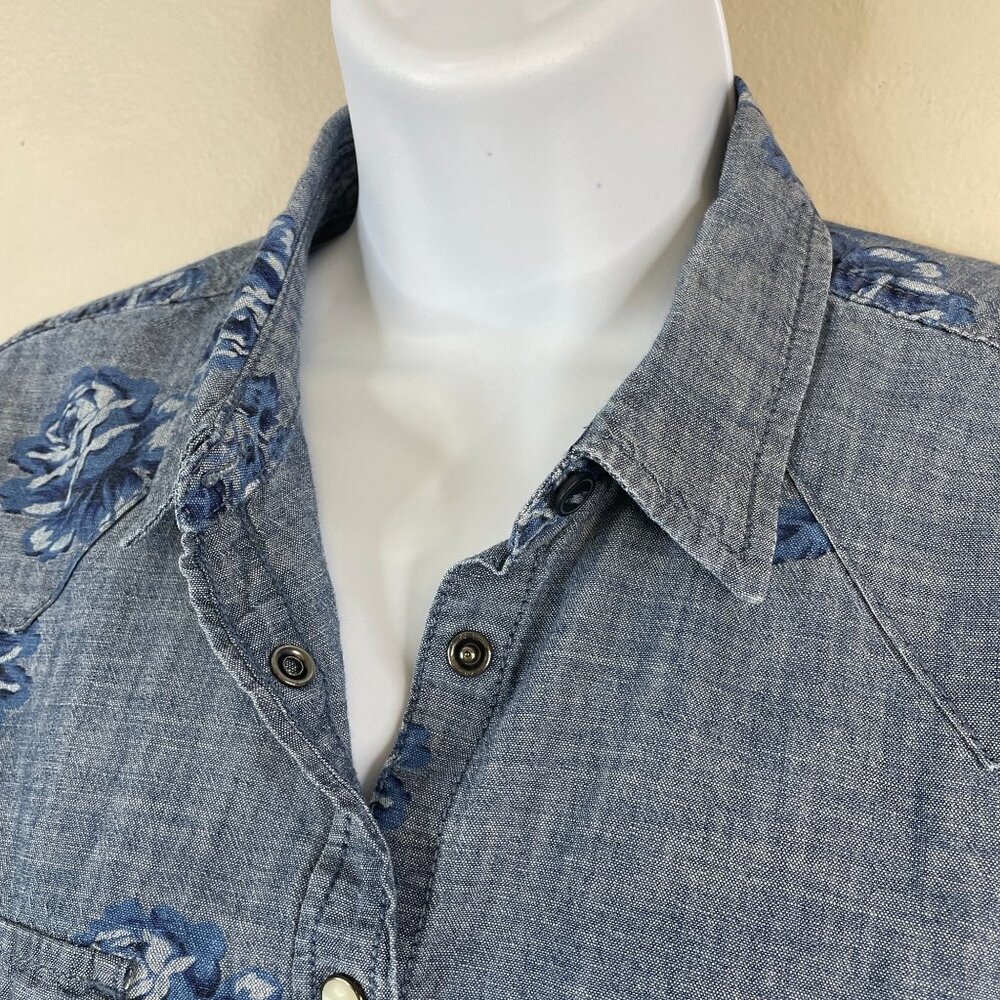Gap 1969 Cowgirl Floral Chambray Pearl Snap Top Size M Country Western Rodeo - Picture 5 of 13